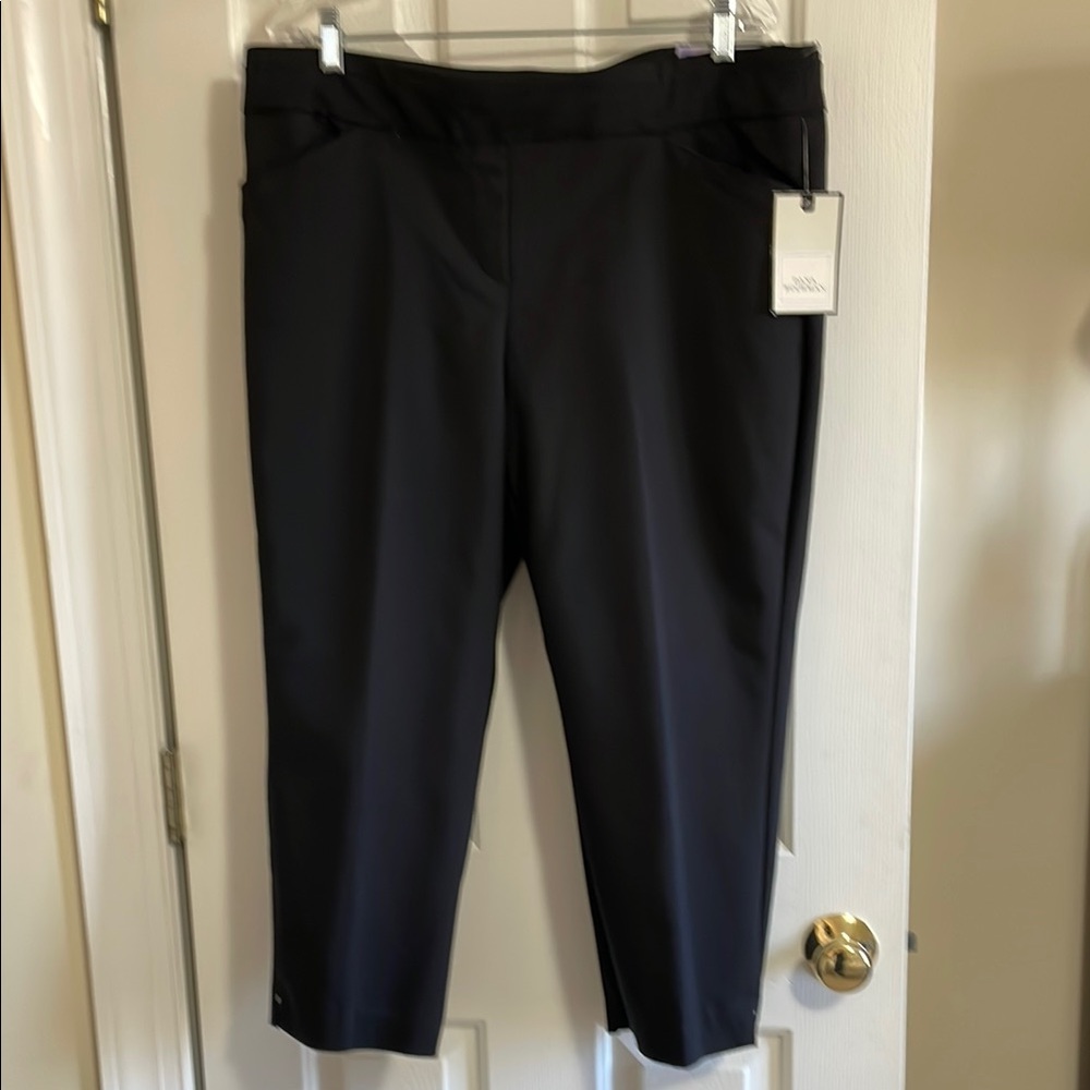 NWT Dana Buchman Crop Pants Women's Black Size 14. NEW Dressy Capri pants